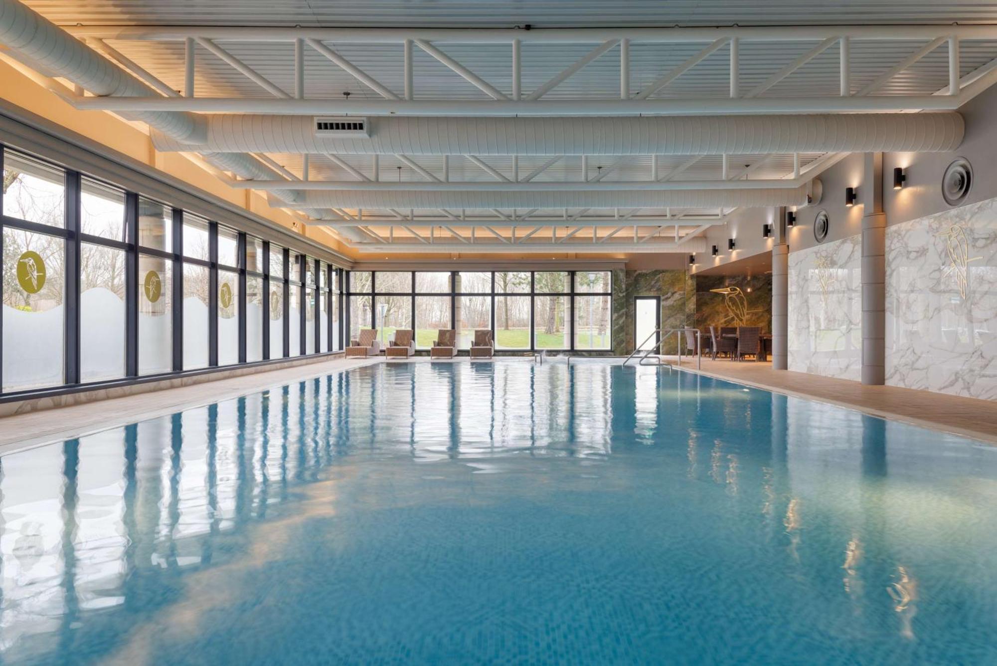 Doubletree By Hilton Belfast Templepatrick Hotel Екстериор снимка