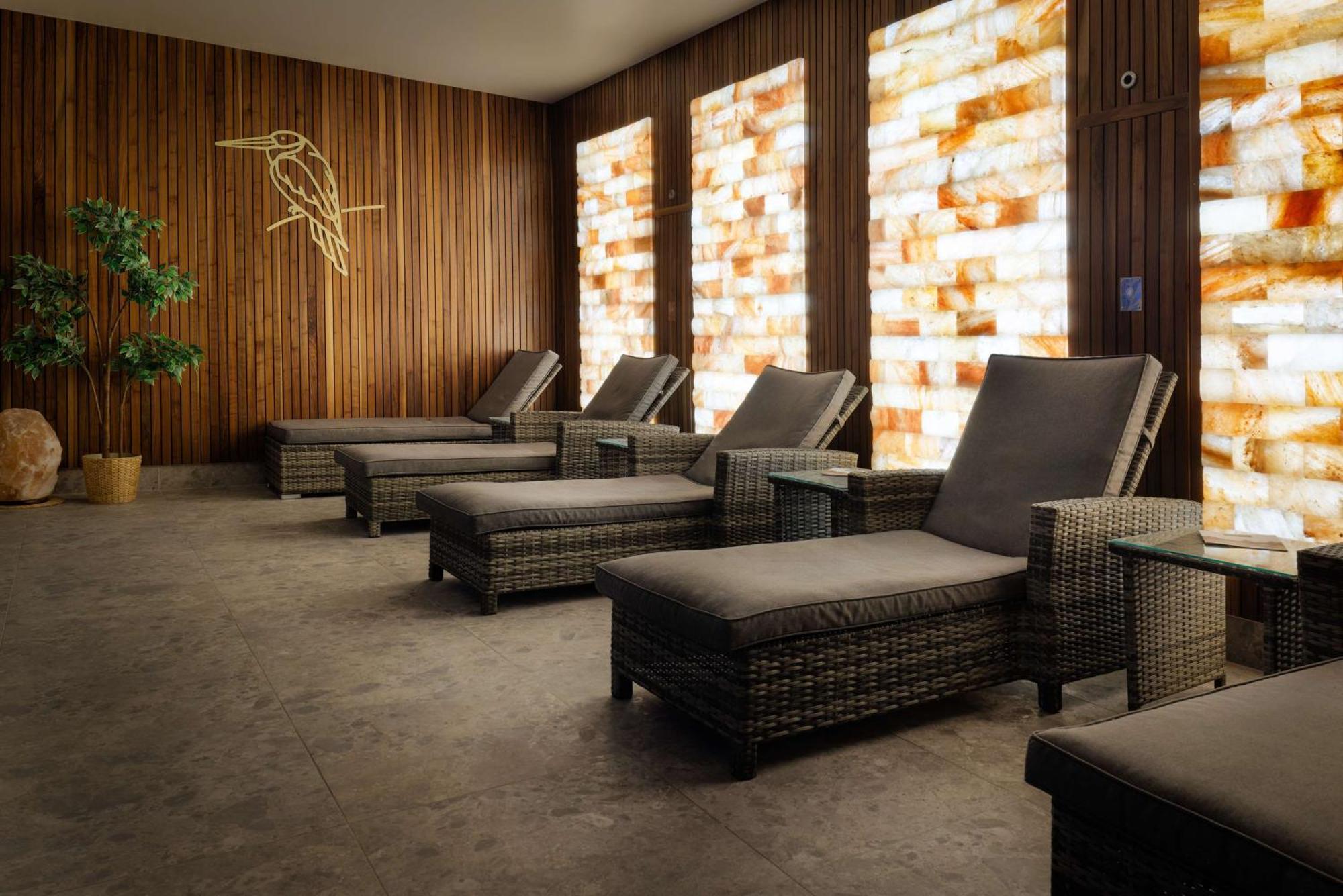 Doubletree By Hilton Belfast Templepatrick Hotel Екстериор снимка