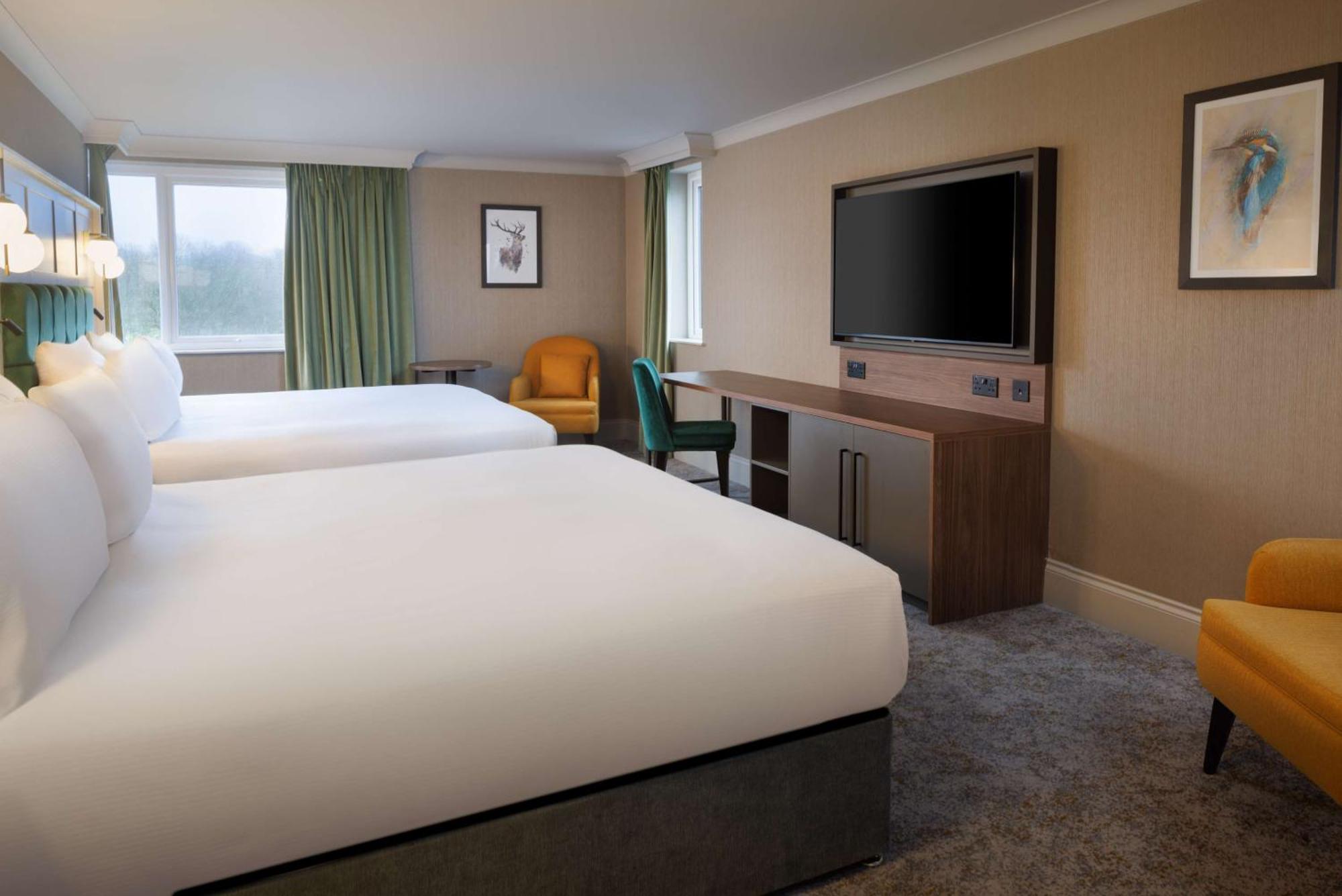 Doubletree By Hilton Belfast Templepatrick Hotel Екстериор снимка
