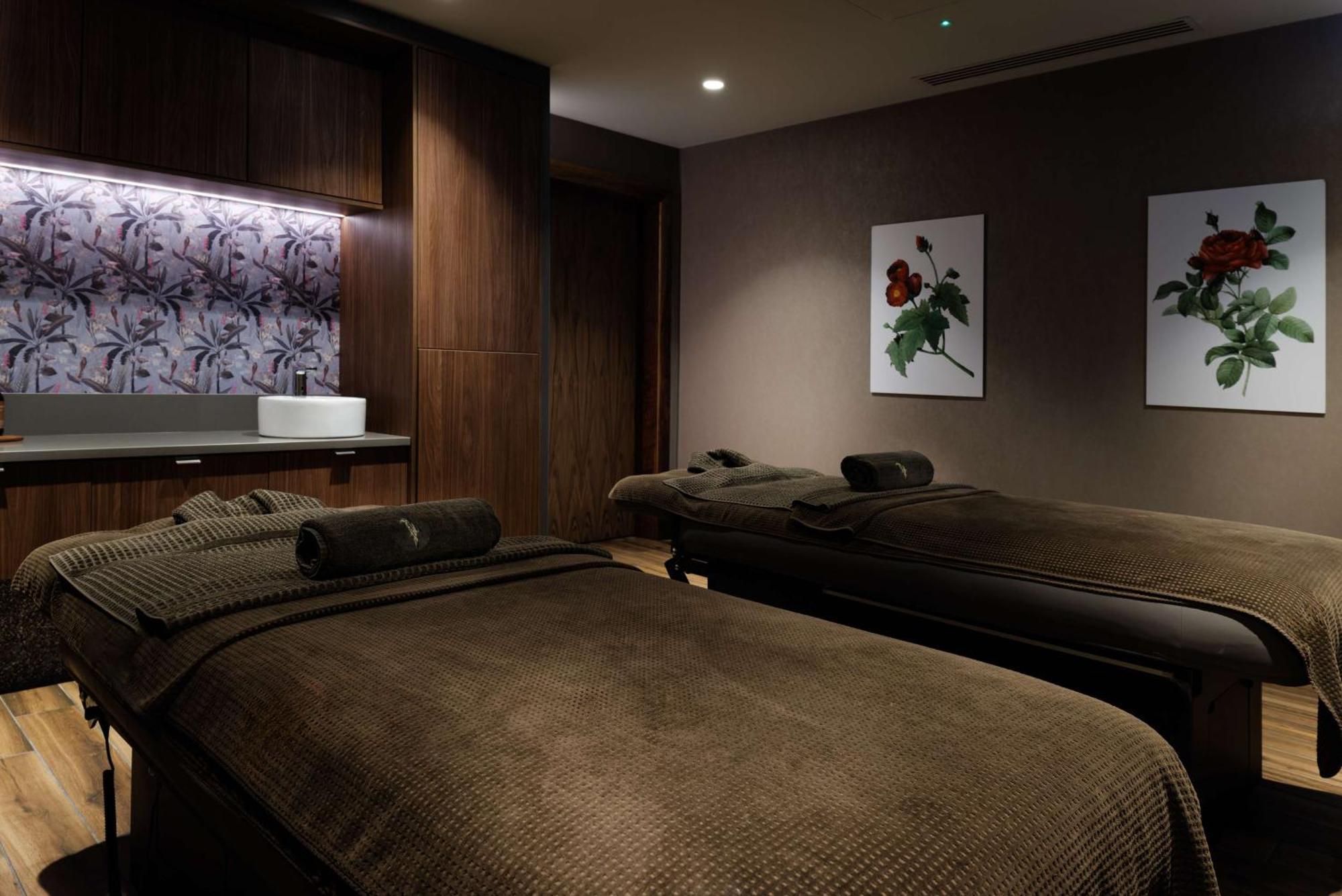 Doubletree By Hilton Belfast Templepatrick Hotel Екстериор снимка