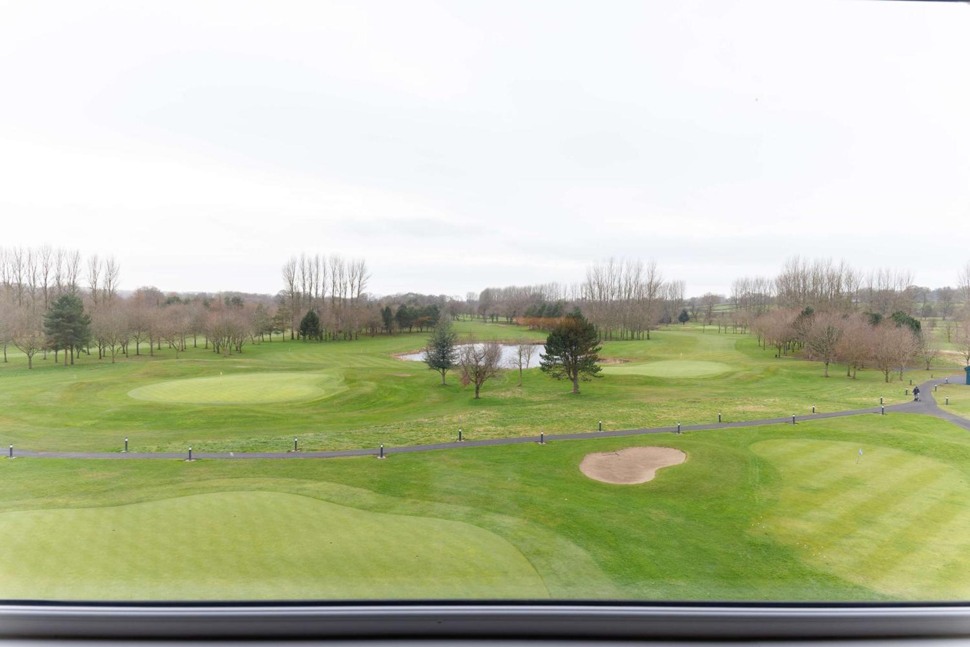 Doubletree By Hilton Belfast Templepatrick Hotel Екстериор снимка