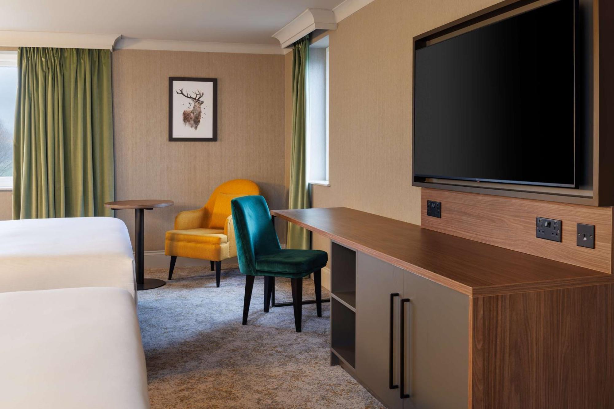 Doubletree By Hilton Belfast Templepatrick Hotel Екстериор снимка