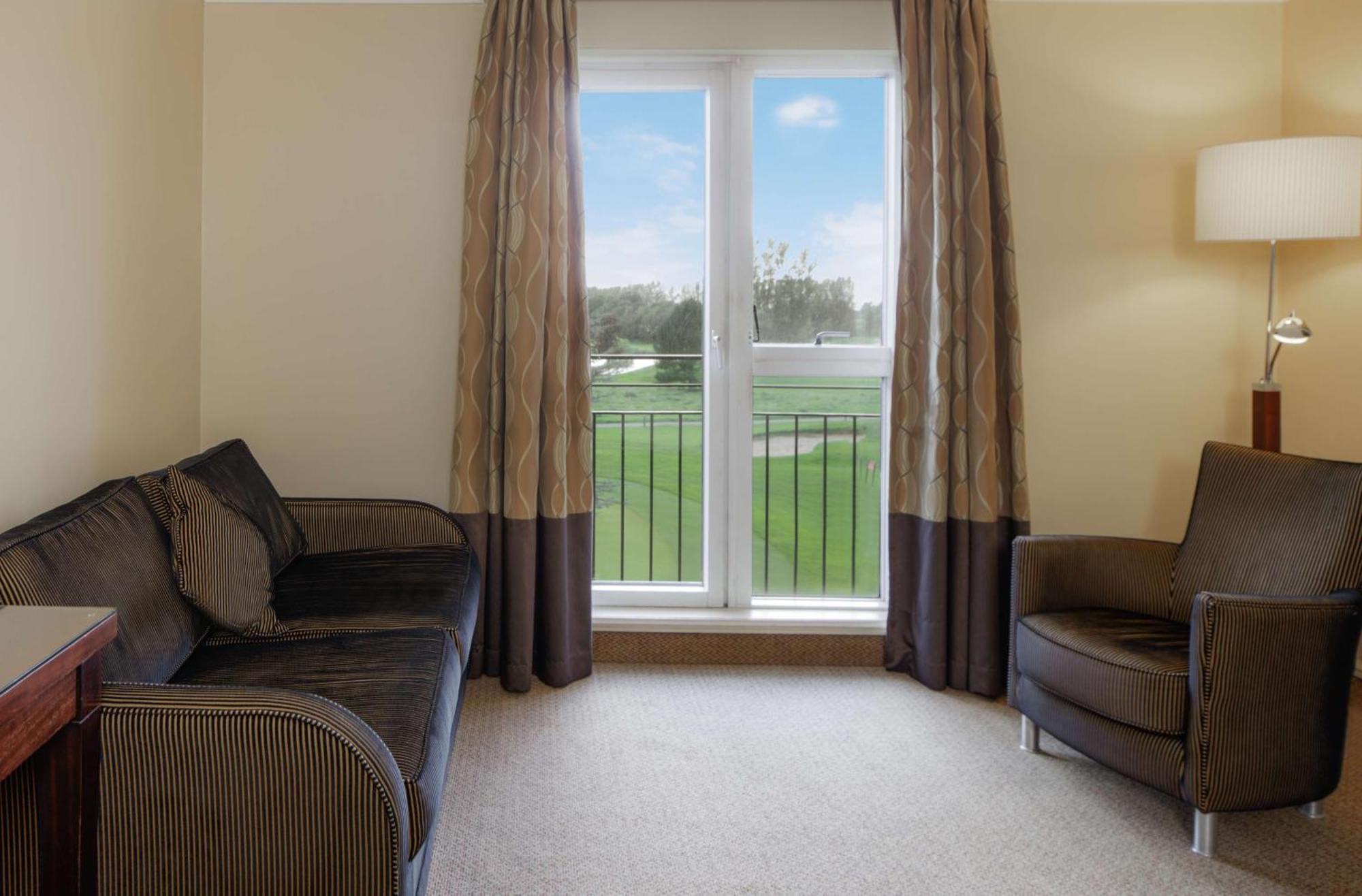 Doubletree By Hilton Belfast Templepatrick Hotel Екстериор снимка