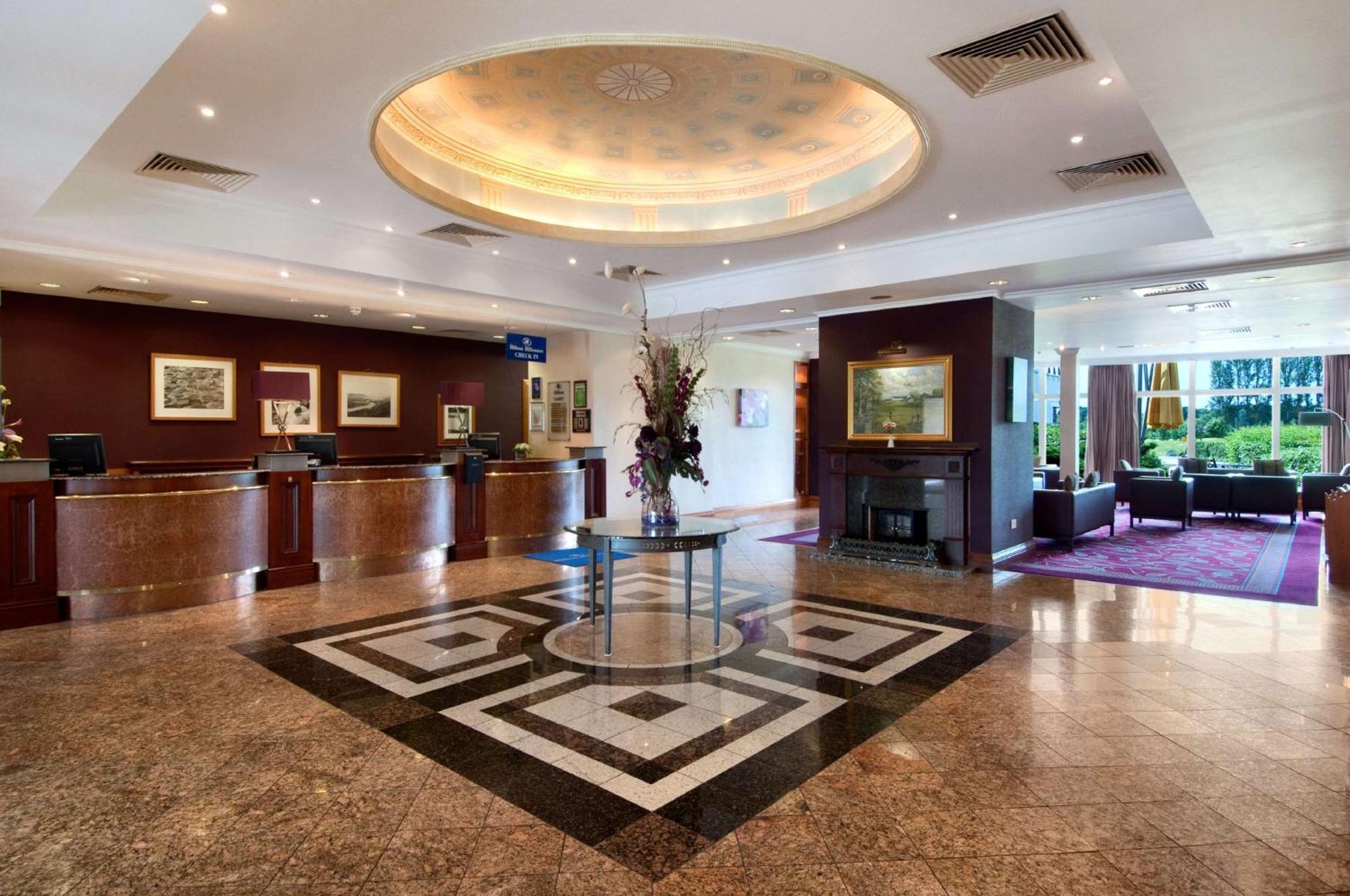 Doubletree By Hilton Belfast Templepatrick Hotel Екстериор снимка