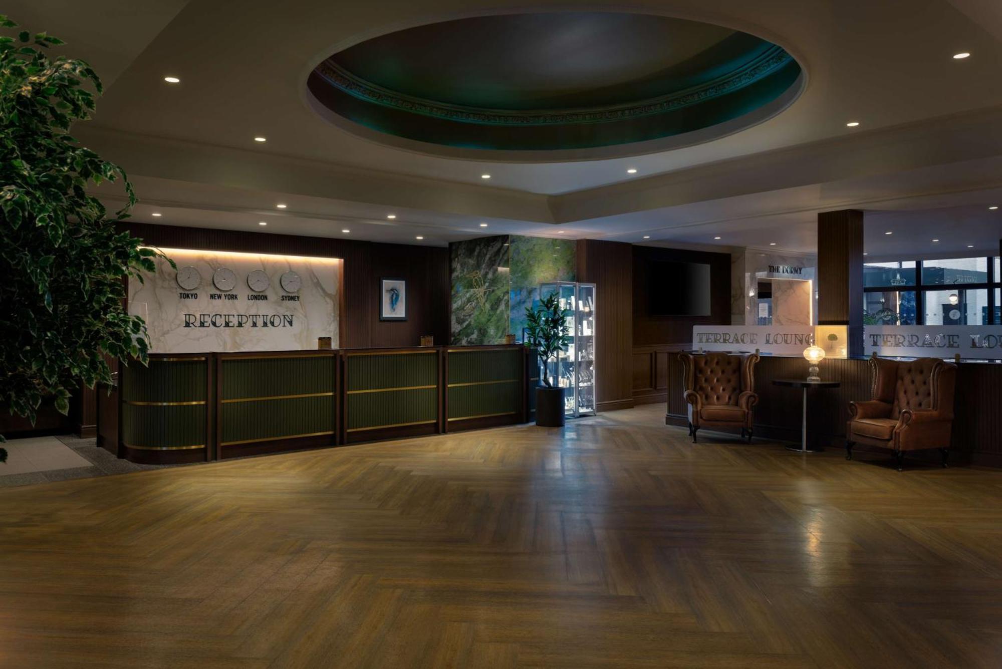 Doubletree By Hilton Belfast Templepatrick Hotel Екстериор снимка