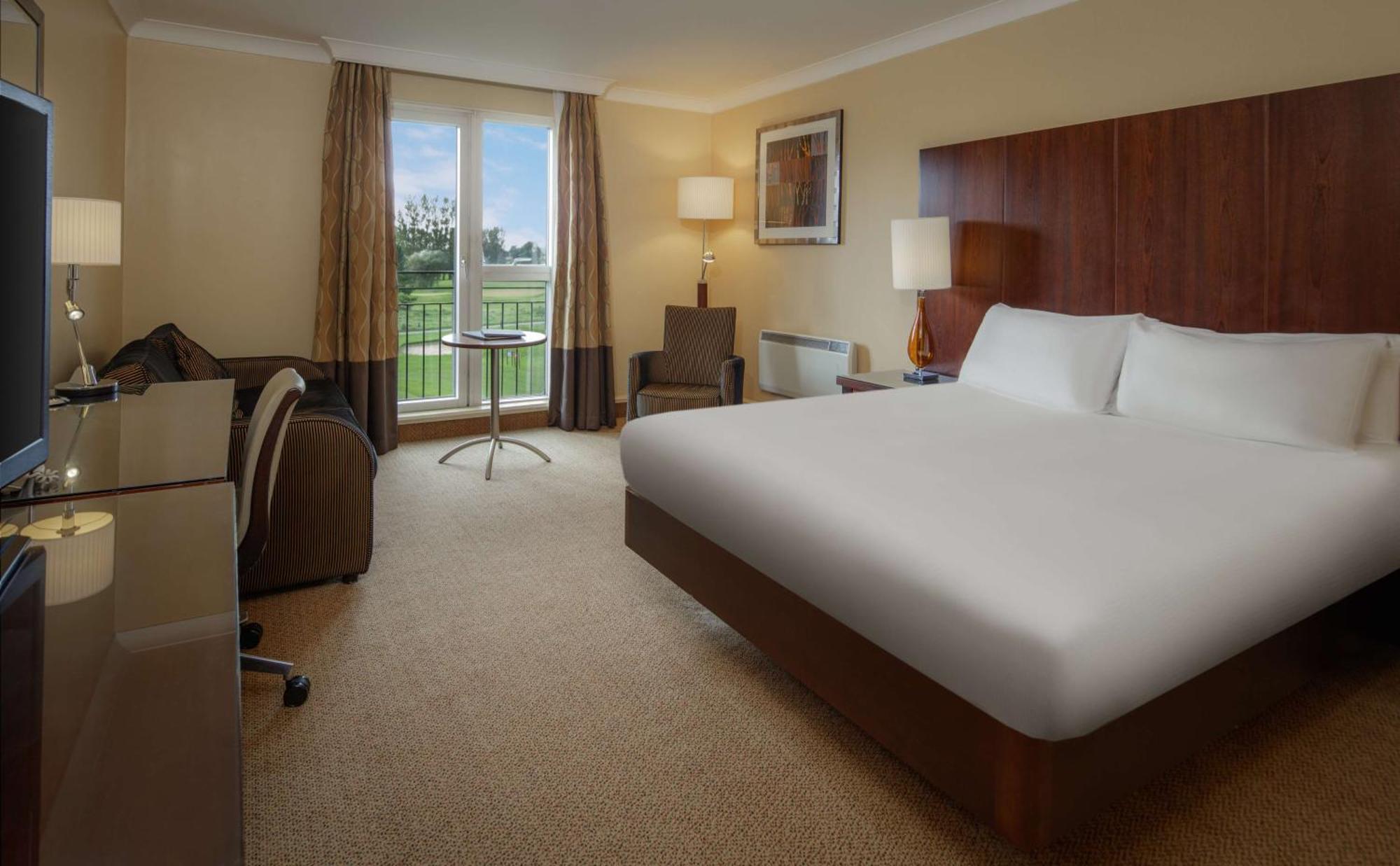 Doubletree By Hilton Belfast Templepatrick Hotel Екстериор снимка