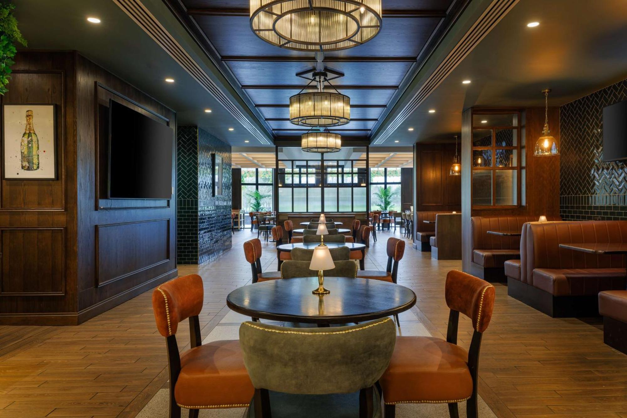 Doubletree By Hilton Belfast Templepatrick Hotel Екстериор снимка