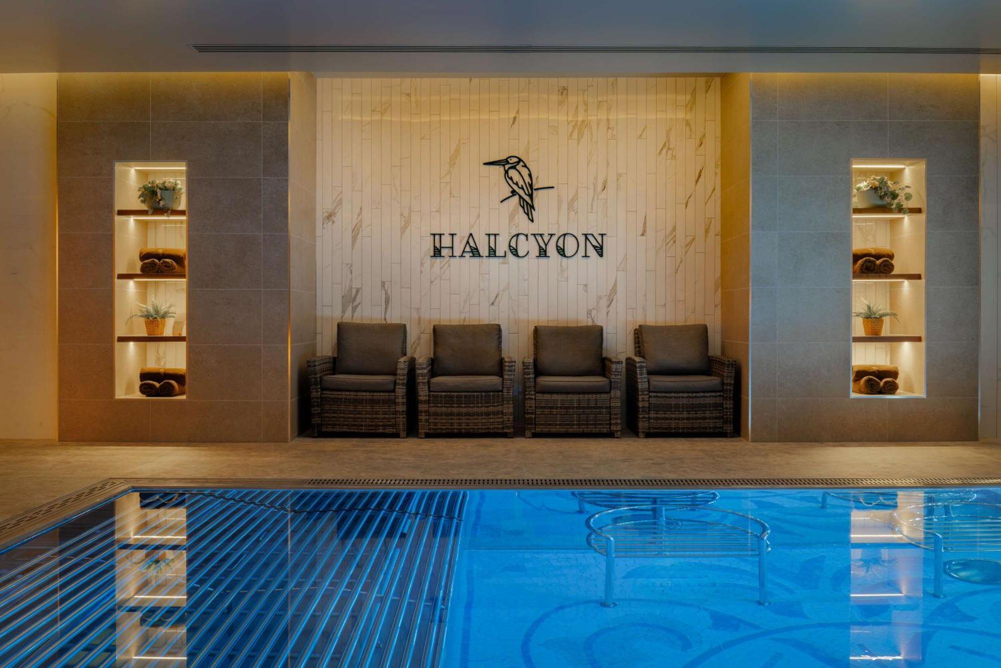 Doubletree By Hilton Belfast Templepatrick Hotel Екстериор снимка