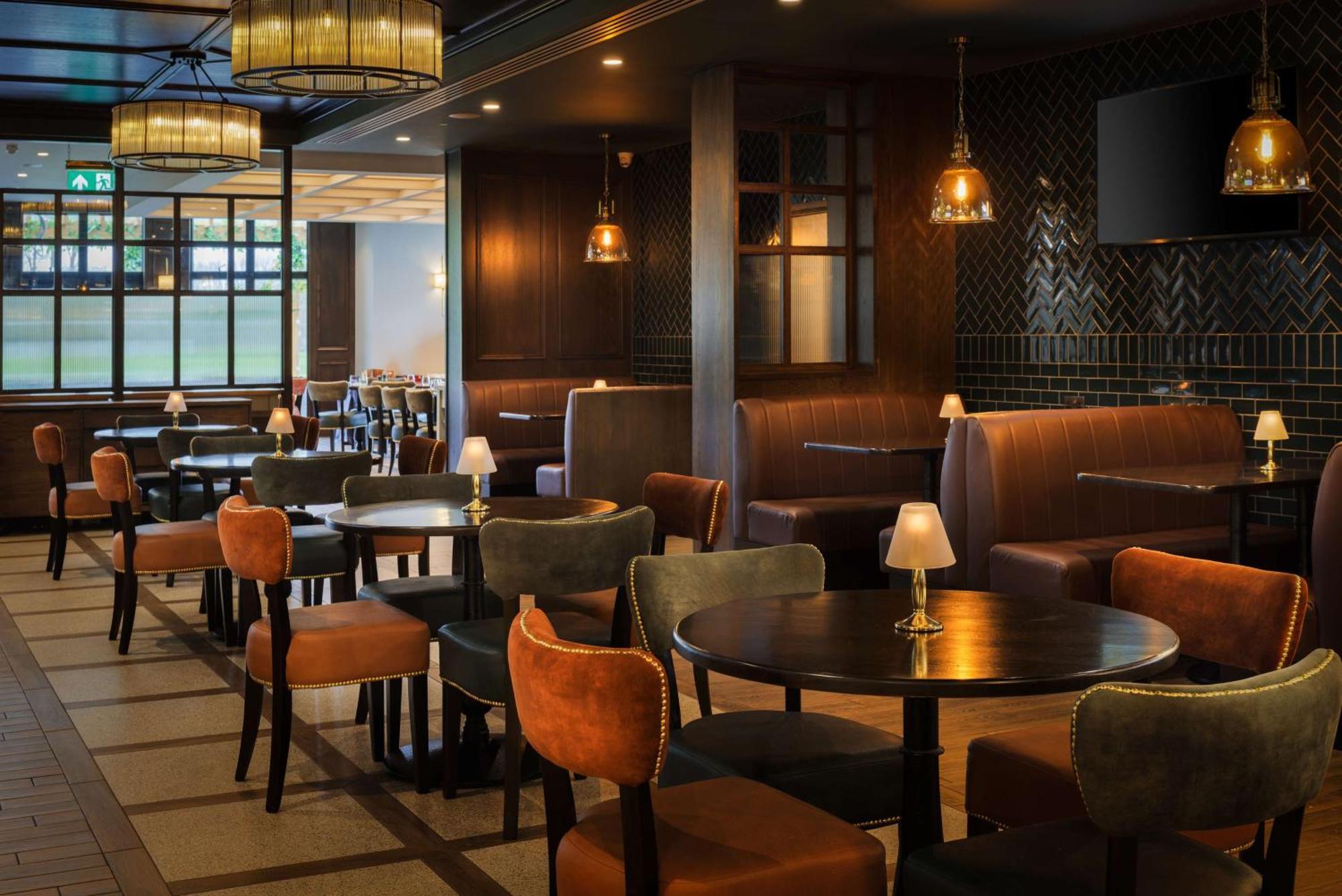 Doubletree By Hilton Belfast Templepatrick Hotel Екстериор снимка