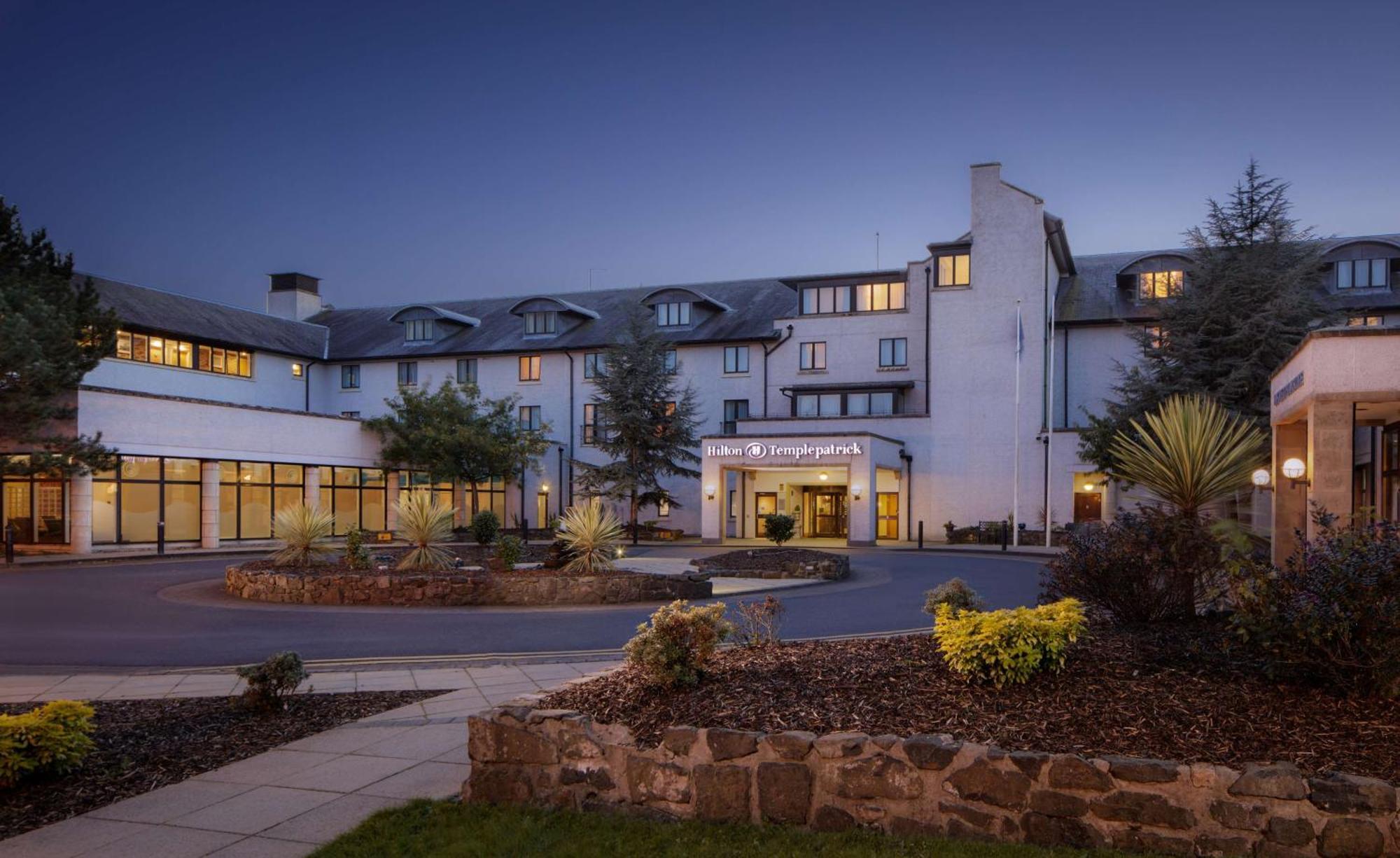 Doubletree By Hilton Belfast Templepatrick Hotel Екстериор снимка