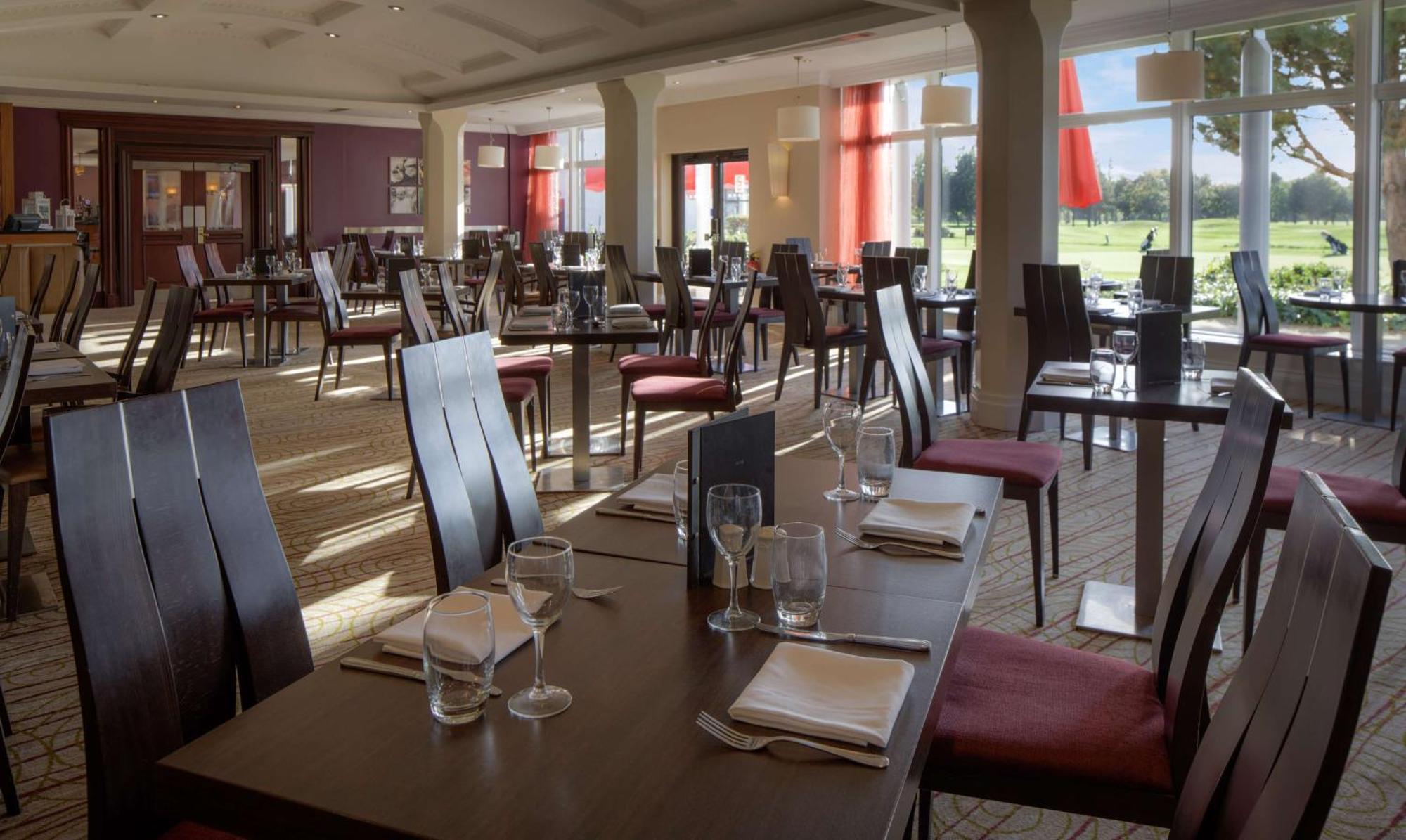 Doubletree By Hilton Belfast Templepatrick Hotel Екстериор снимка