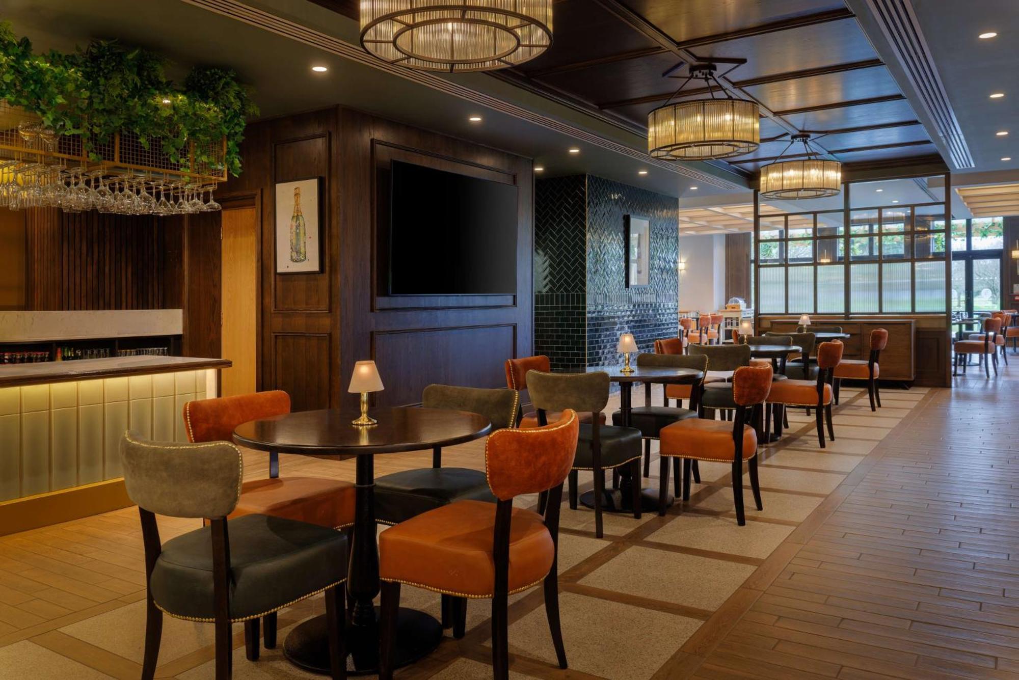 Doubletree By Hilton Belfast Templepatrick Hotel Екстериор снимка