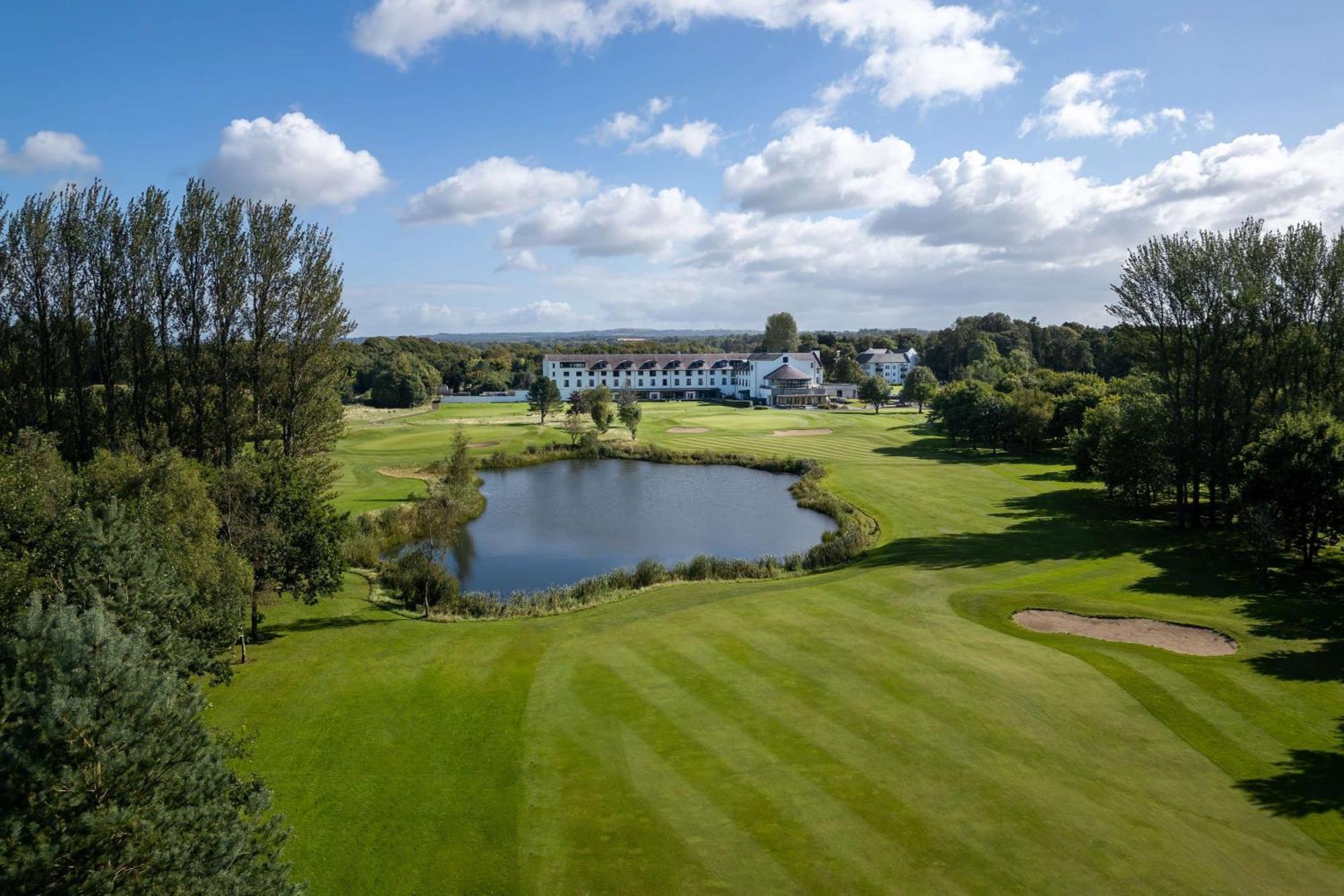 Doubletree By Hilton Belfast Templepatrick Hotel Екстериор снимка